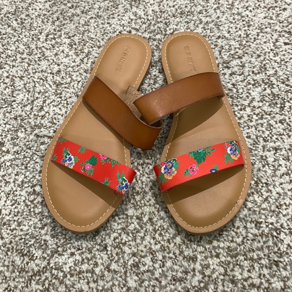 Womens never worn old navy sandals 8